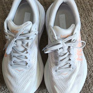 Hoka Bondi